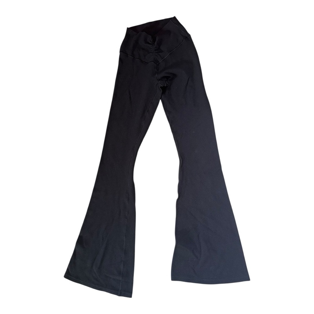 Offline Aerie flared crossover knit leggings size medium in  black - Picture 3 of 7